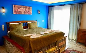 Rebetika Hotel & Bistro